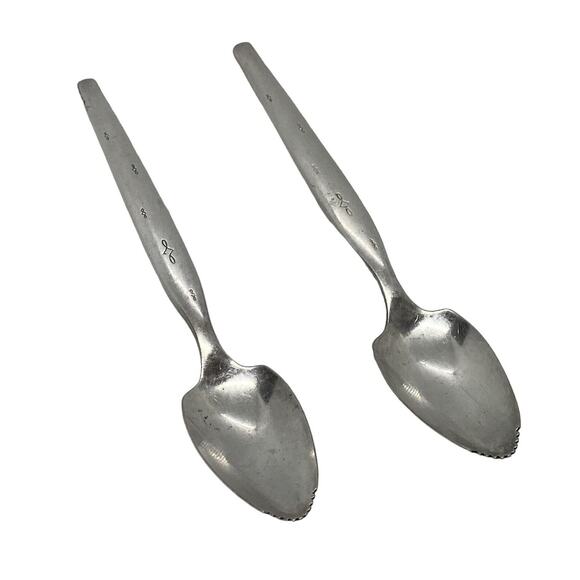 MCM Two Serrated 6” Grapefruit Stainless Spoons Starburst Wm Rogers Flatware - Picture 3 of 16